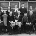 1935 25 jarig huwelijk - Roelie Joppie Henkie Willem Tienes Bertus Fien Tina Oma Opa Roelof Hendrik Roelfien met Eppy