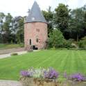 de ronde toren op de voorburcht